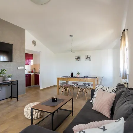 Beba Apartment Omisalj
