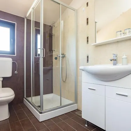 Beba Apartment Omisalj